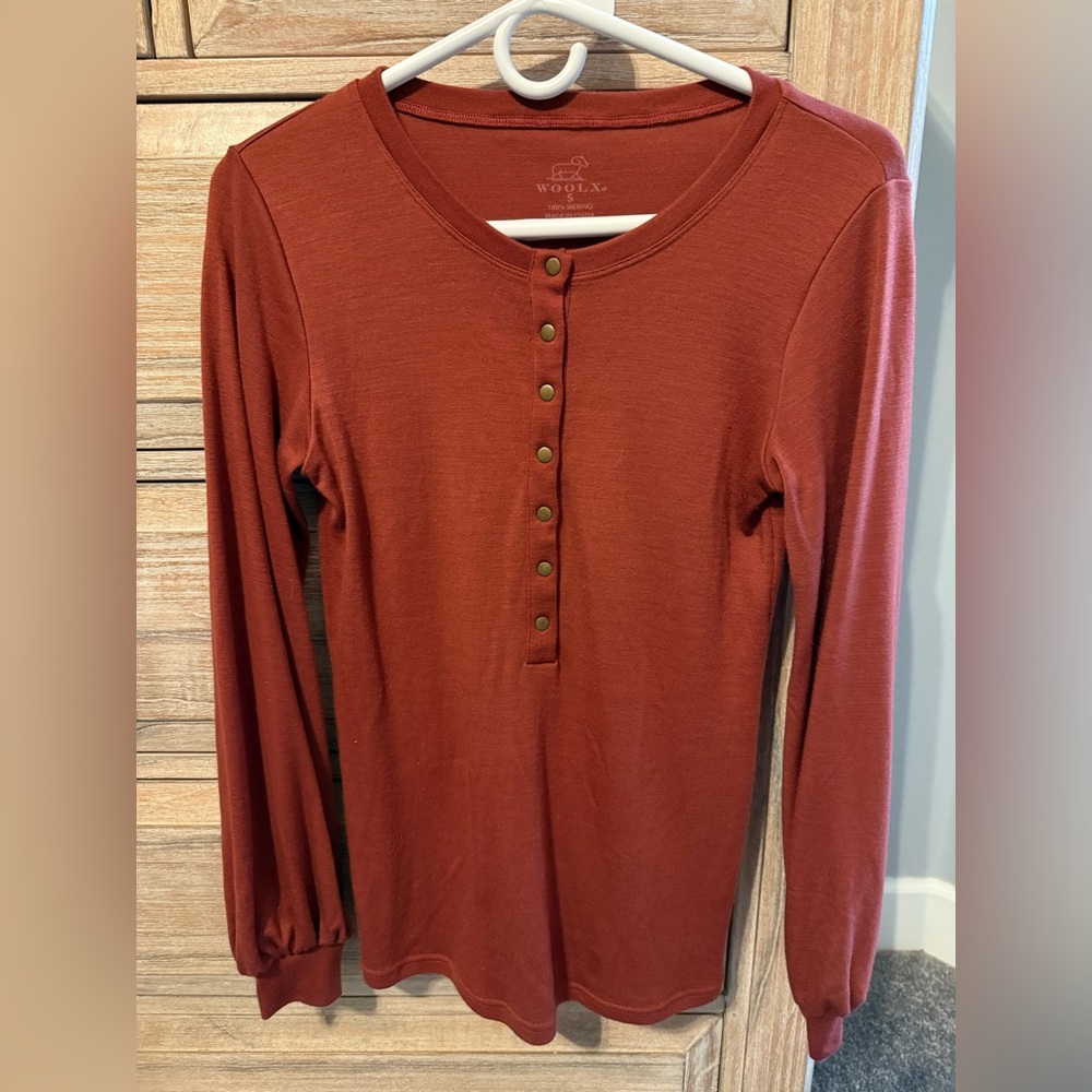 SOLD ON CROSSPOST. Woolx Merino Women’s Charlotte Henley Shirt